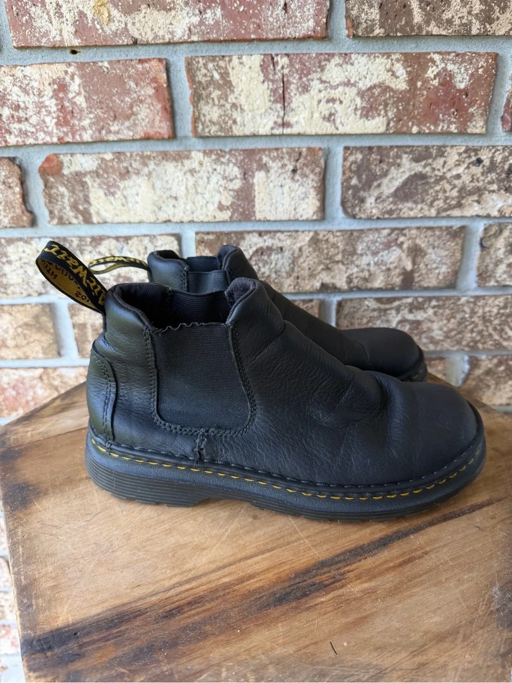 Dr. Martens Hardie II Chelsea Boot Unisex 9 Ladies 8 Mens Leather Excellent!
